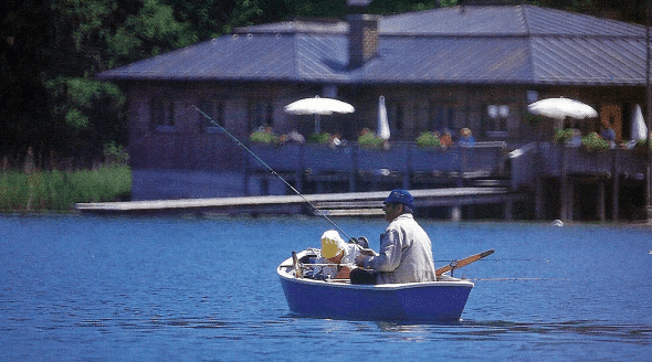 Angeln am Tegernsee, einer der oberbayerischen Voralpenseen