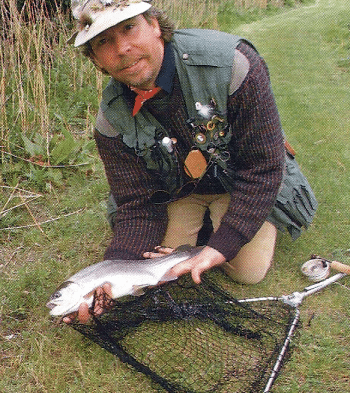 Angler Charles Jardine am Avon, ein weltberühmter Fluss