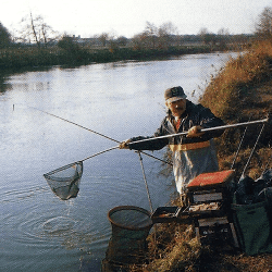 Angler Clive Branson am Fluss River Wye bei Hereford