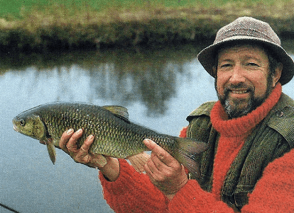 Angler John Wilson am Wensum in England bei New Costessey