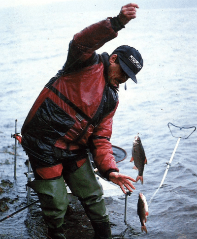 Angler Vinnie Smith angelt am Loch Ken 