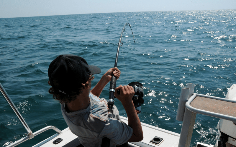 Grundausrüstung für Bootsangler und wie man sie benutzt