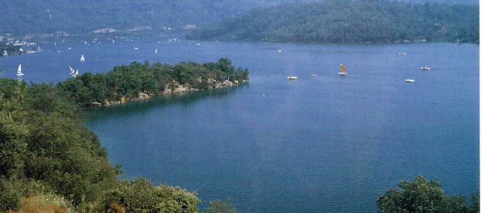 Lac de Saint-Cassien, ein phantastisches Angelwasser in Südfrankreich