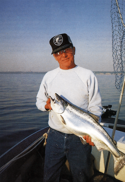 Chinook-Lachse und Coho-Lachse, Jim Losik am Lake Michigan